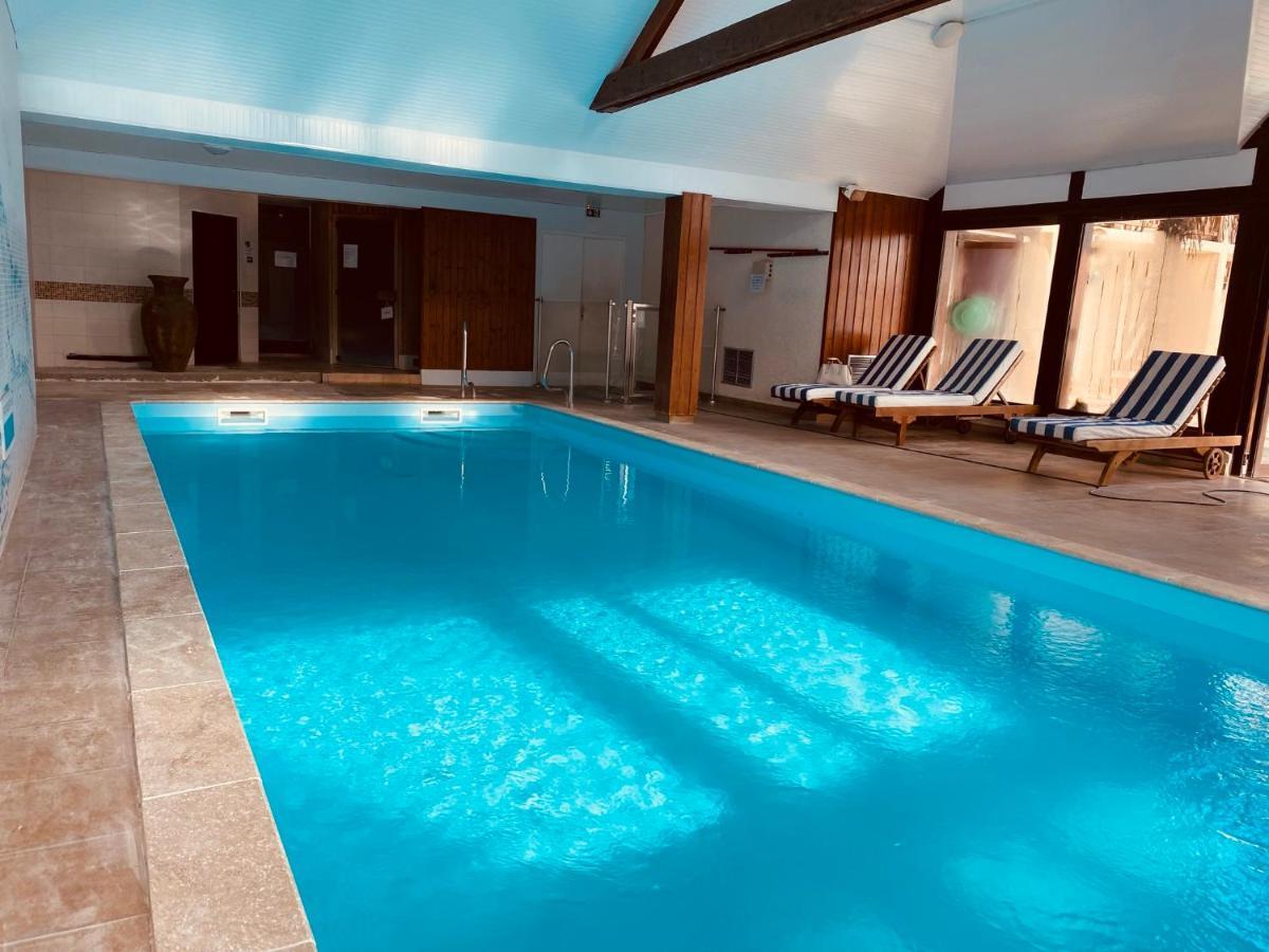 Logis Le Clos Deauville Saint Gatien Екстер'єр фото
