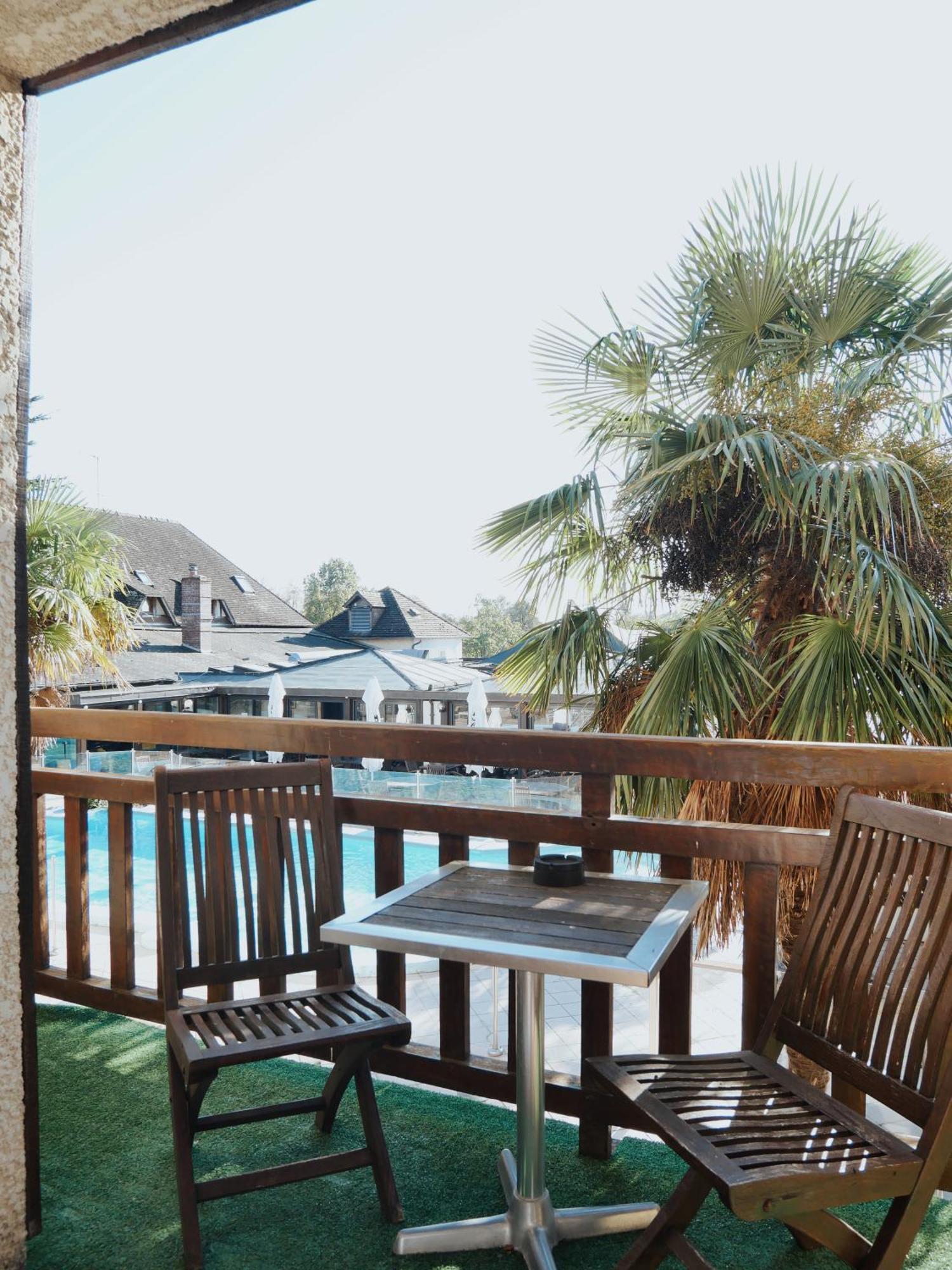 Logis Le Clos Deauville Saint Gatien Екстер'єр фото